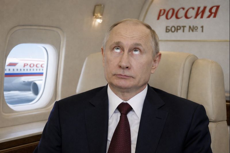 Прикол этот Путин в области психиатрии. «Мы не начинали войну». «Я приказал войскам воевать в Украине»